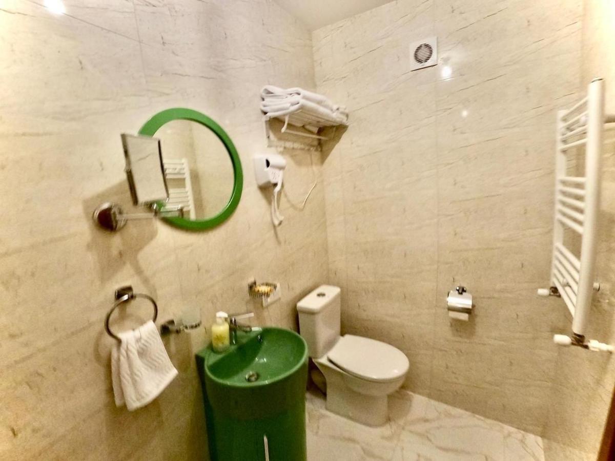 Central Park Apartments In Tbilisi Ngoại thất bức ảnh